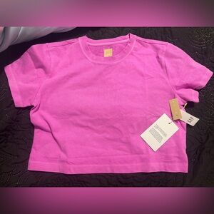 GAP Bright Fuchsia Crew Neck cropped Tee